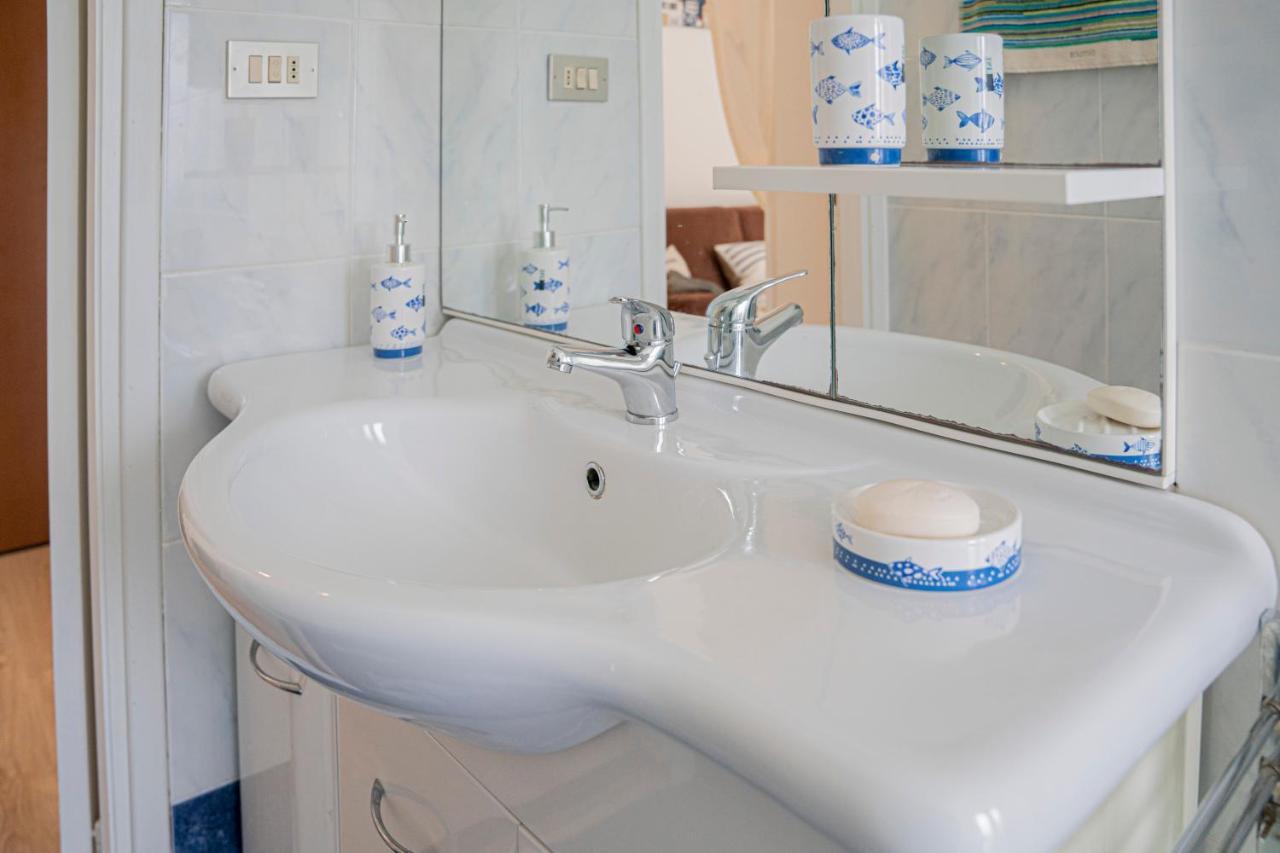073 - Casa Rapallo con Attico privato, 10 minuti Mare Spiaggie a piedi Esterno foto